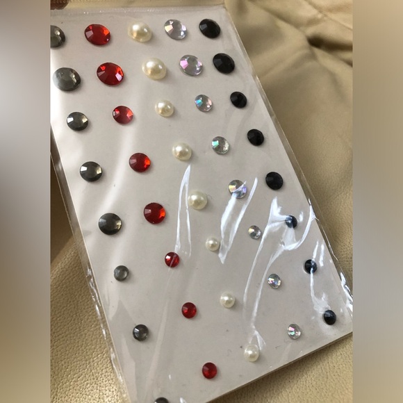 NWT Wet N Wild face / makeup gems - Picture 2 of 2